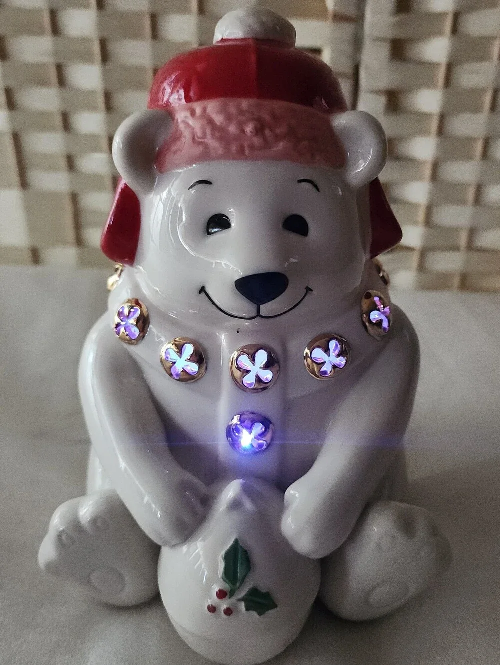 Lenox Color Changing Christmas Bear Porcelain Figure 7